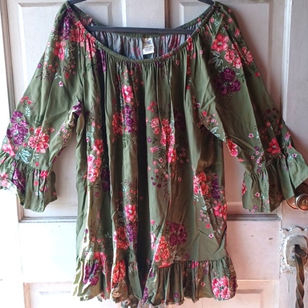 Terra & Sky Green Med Sleeve Ruffled Blouse size 1X or (16W- 18W)